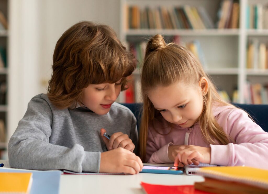 skoncentrowane dzieci